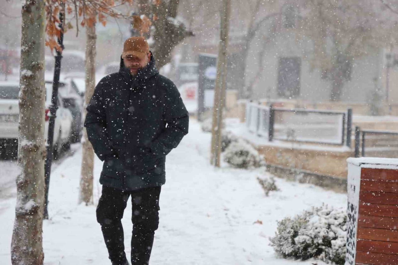ELAZIĞ’DA KAR YAĞIŞI, 4 BİN YILLIK TARİHİ HARPUT MAHALLESİ’NDE ETKİSİNİ SÜRDÜRÜYOR. KAR, TARİHİ...