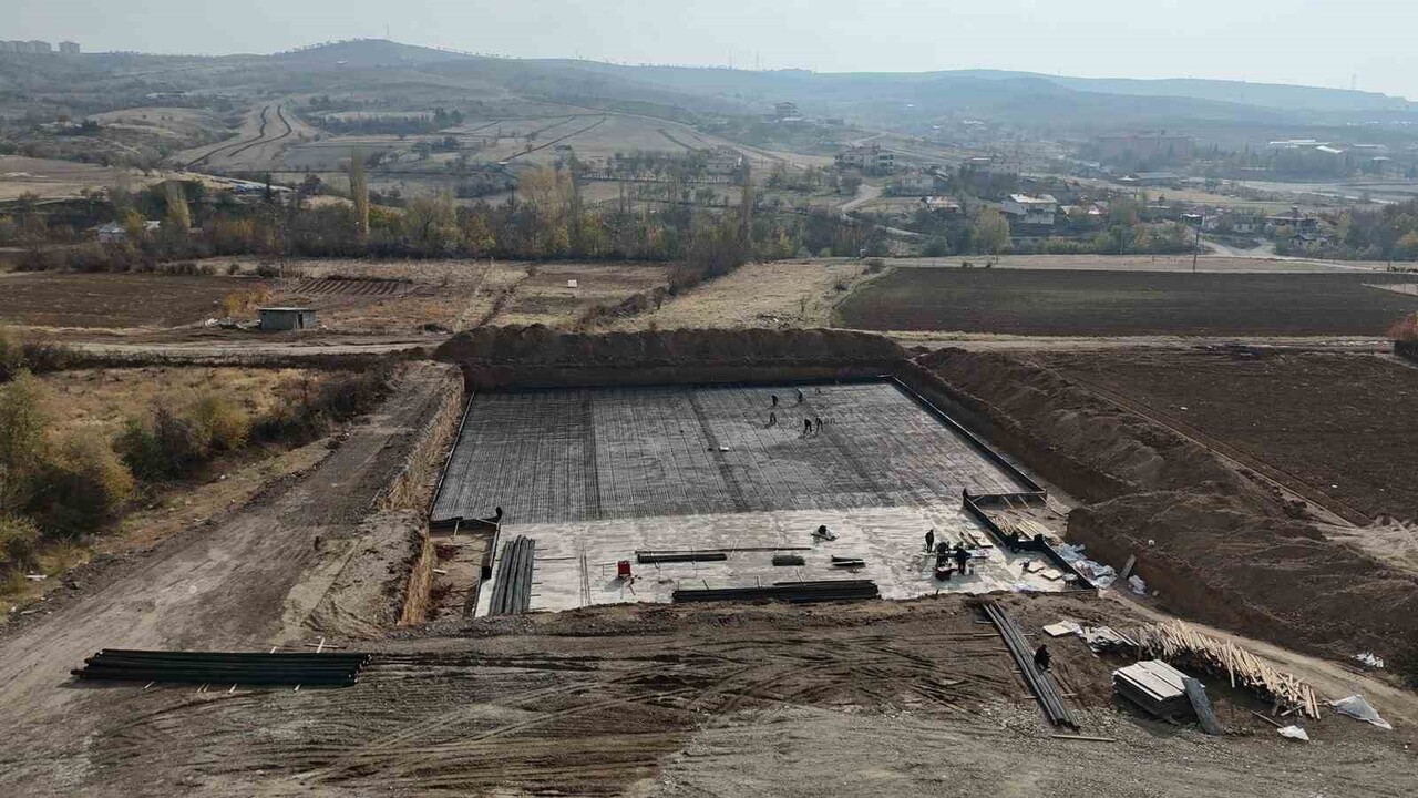 ELAZIĞ’DA YARI OLİMPİK YÜZME HAVUZU İNŞAATI BAŞLADI