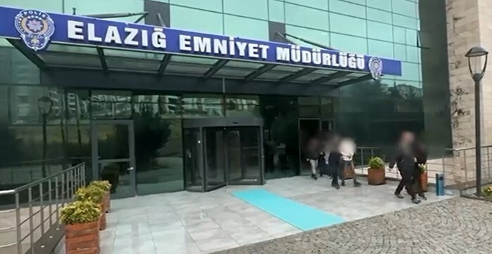 ELAZIĞ MERKEZLİ 4 İLDE YASADIŞI BAHİS OPERASYONUNDA 13 ŞÜPHELİ GÖZALTINA ALINDI.