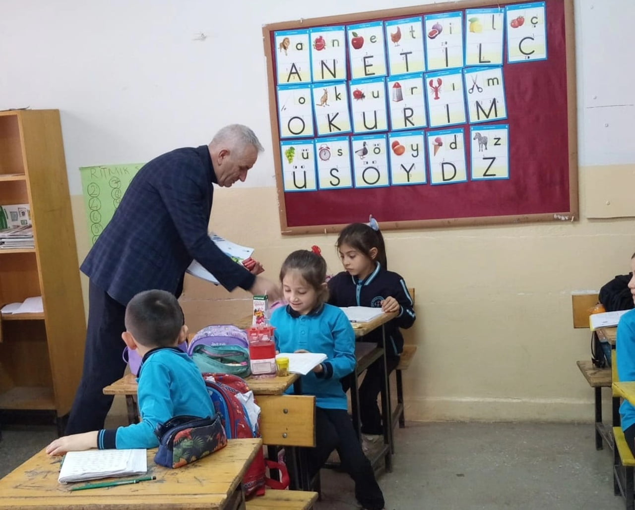 EMET ÖRENCİK İLKOKULUNDA SIFIR ATIK EĞİTİMİ VERİLDİ