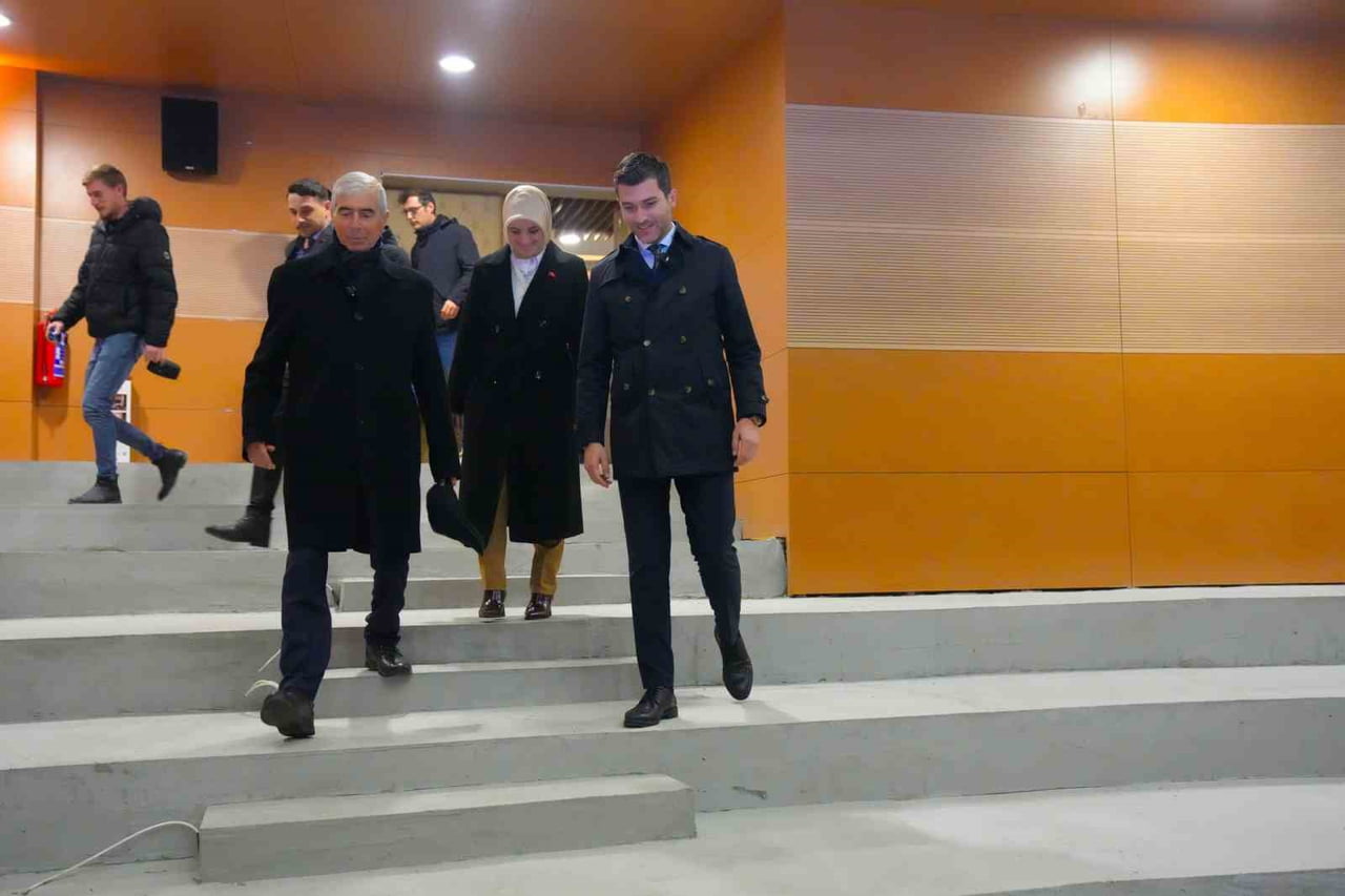 ERBAA BELEDİYESİ, AHMET YENİHAN KONGRE VE KÜLTÜR MERKEZİ'NDE SAHNE, KOLTUK, AYDINLATMA VE TEKNİK...