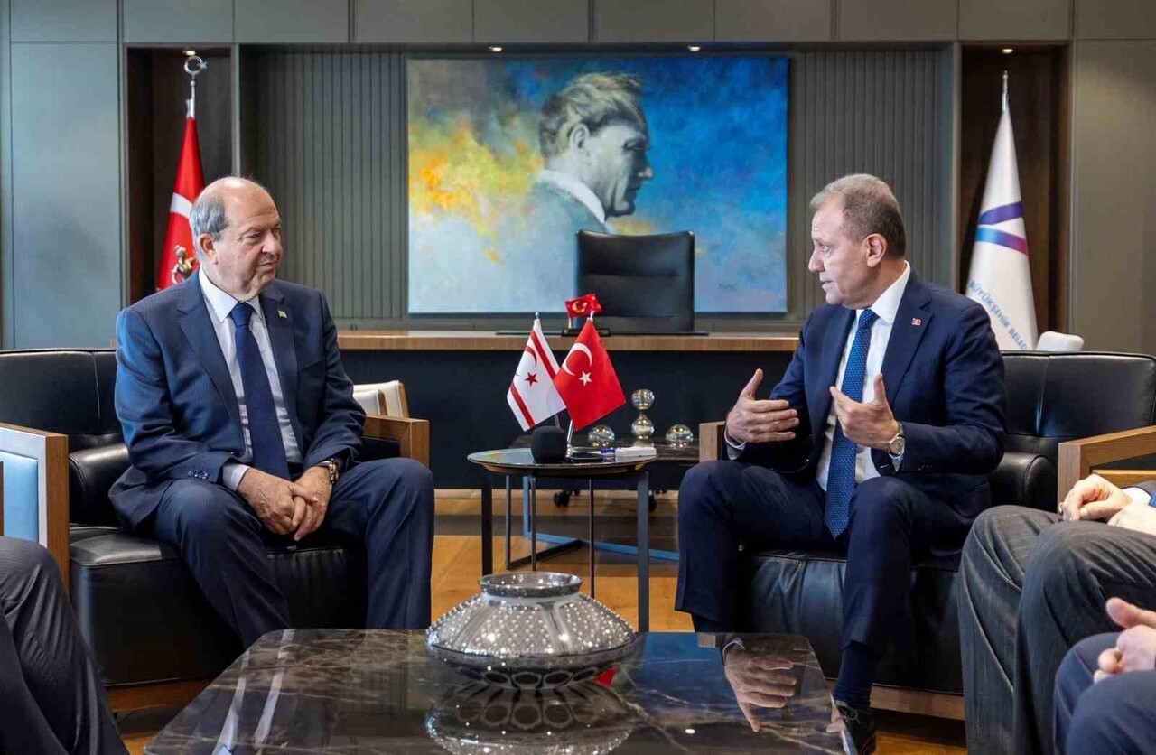 ERSİN TATAR VE BERABERİNDEKİ HEYET, TÜRKİYE BELEDİYELER BİRLİĞİ (TBB) BAŞKAN VEKİLİ VE MERSİN...