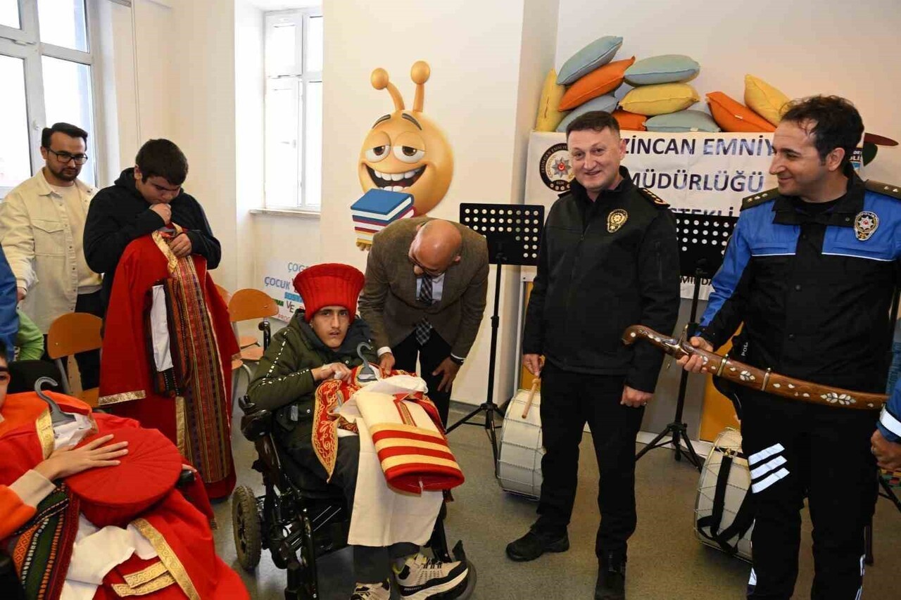 ERZİNCAN EMNİYET MÜDÜRLÜĞÜ DÜNYA ENGELLİLER GÜNÜ ETKİNLİĞİ DÜZENLEDİ