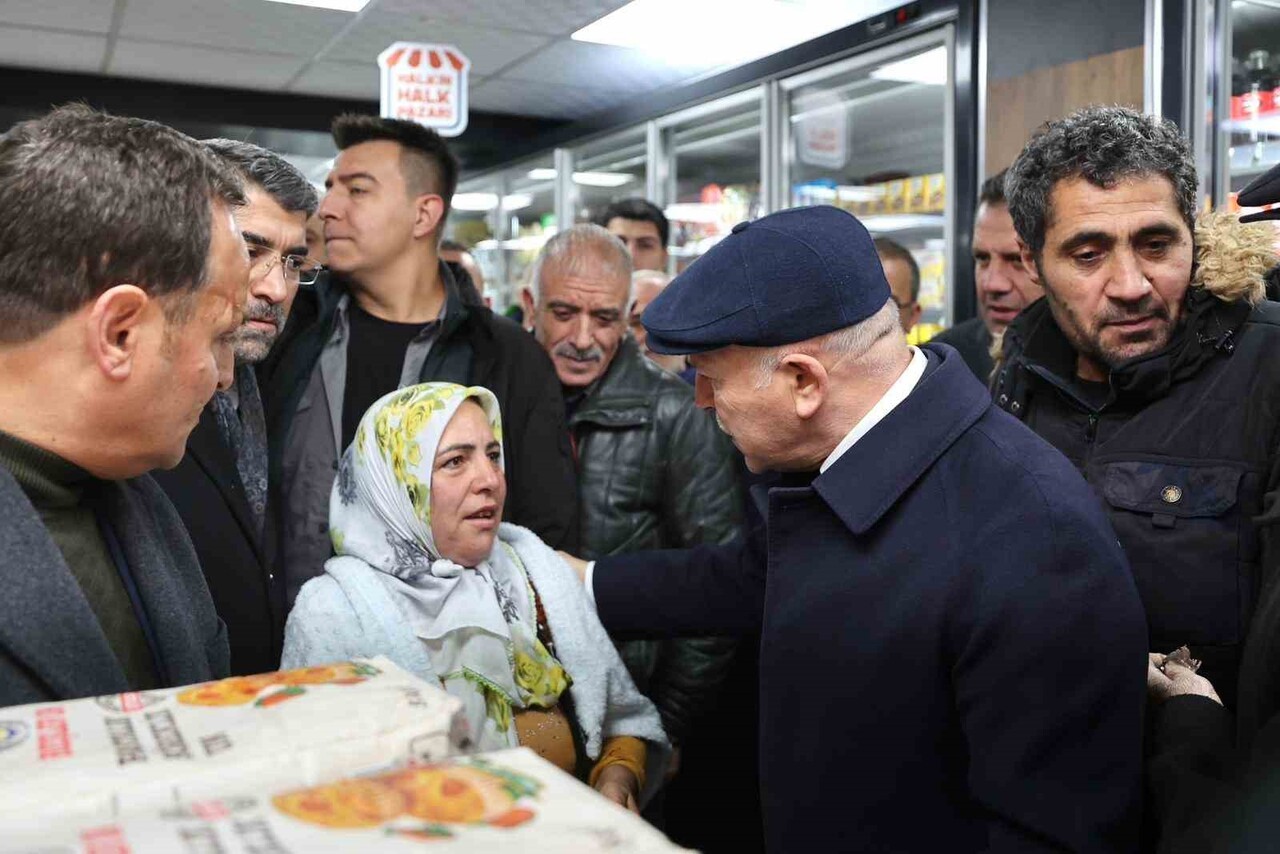 ERZURUM BÜYÜKŞEHİR BELEDİYE BAŞKANI MEHMET SEKMEN, "İNŞALLAH BUNDAN SONRA DA İHTİYAÇ DUYULAN HER...