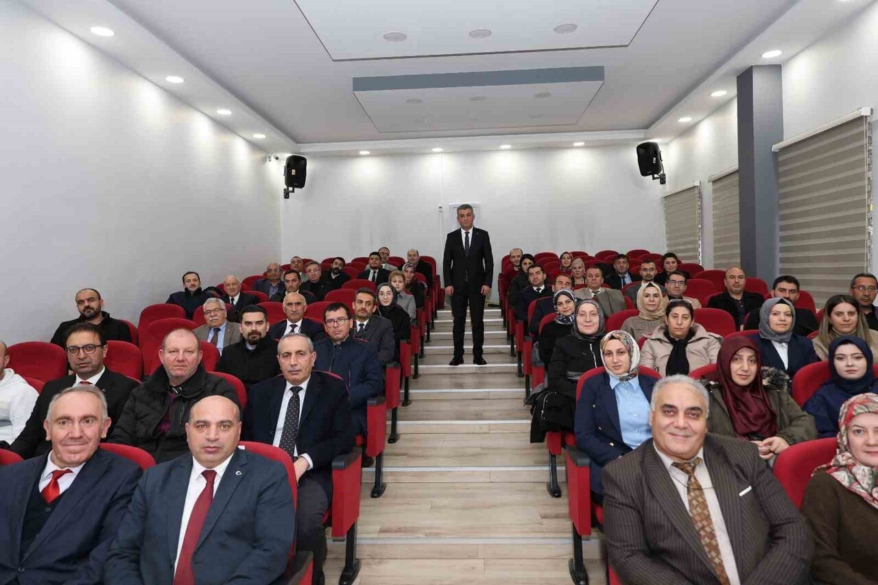 ERZURUM İL MİLLÎ EĞİTİM MÜDÜRÜ SÜLEYMAN EKİCİ, ÖZEL OKUL YÖNETİCİLERİYLE BİR ARAYA...