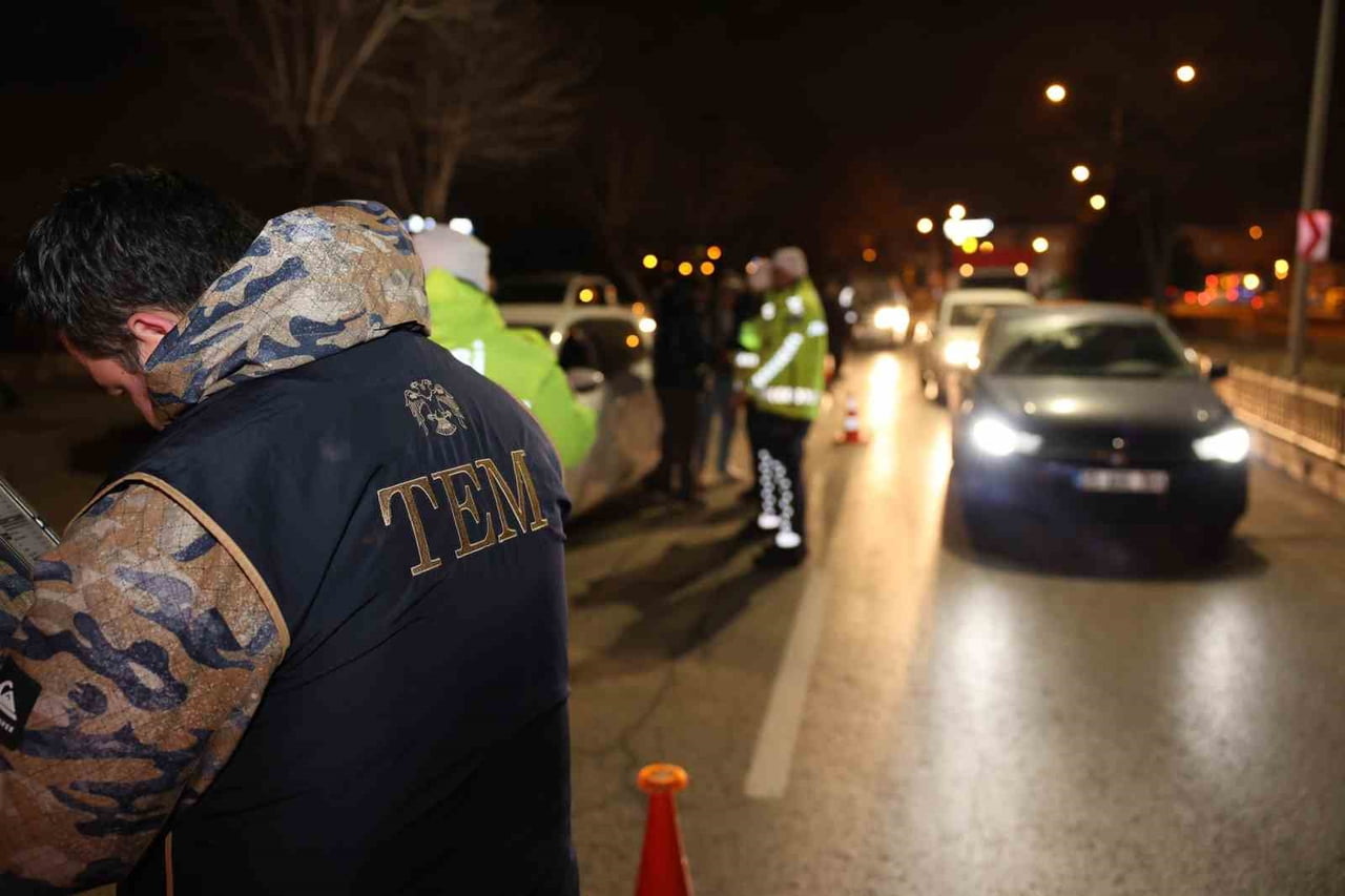 ERZURUM VALİLİĞİ, VATANDAŞLARI YILBAŞINI HUZUR VE GÜVEN ORTAMI İÇERİSİNDE GEÇİRMELERİNİ TEMİN...