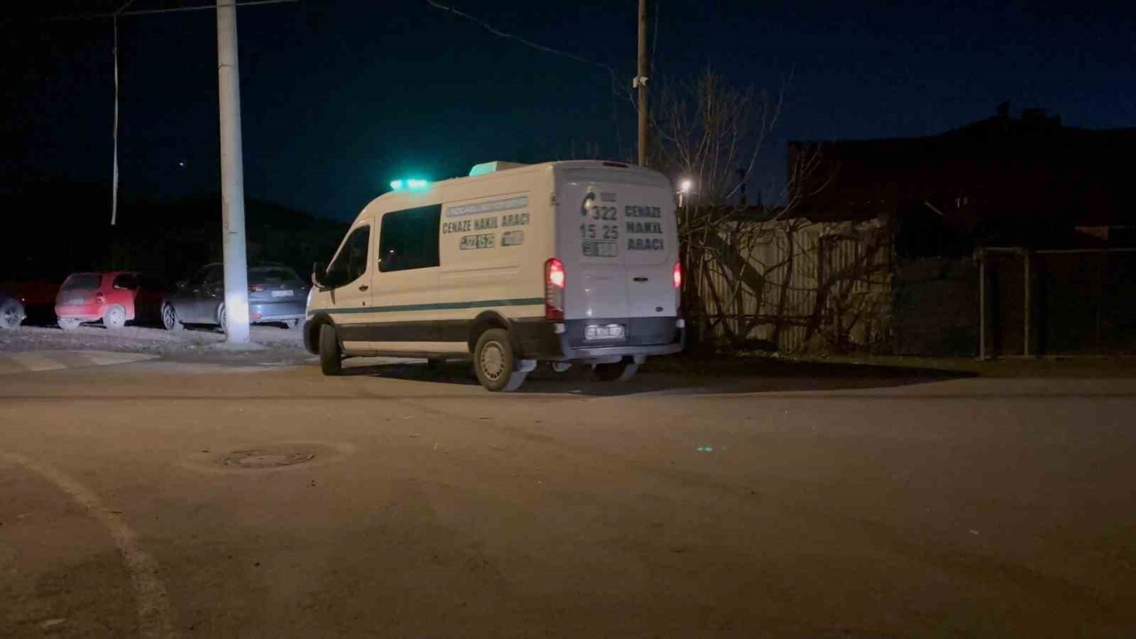 ESELER MAHALLESİ'NİN ESKİ MUHTARI OLDUĞU ÖĞRENİLEN 64 YAŞINDAKİ SADIK SAVURTAŞ'TAN, DÜN SAAT...