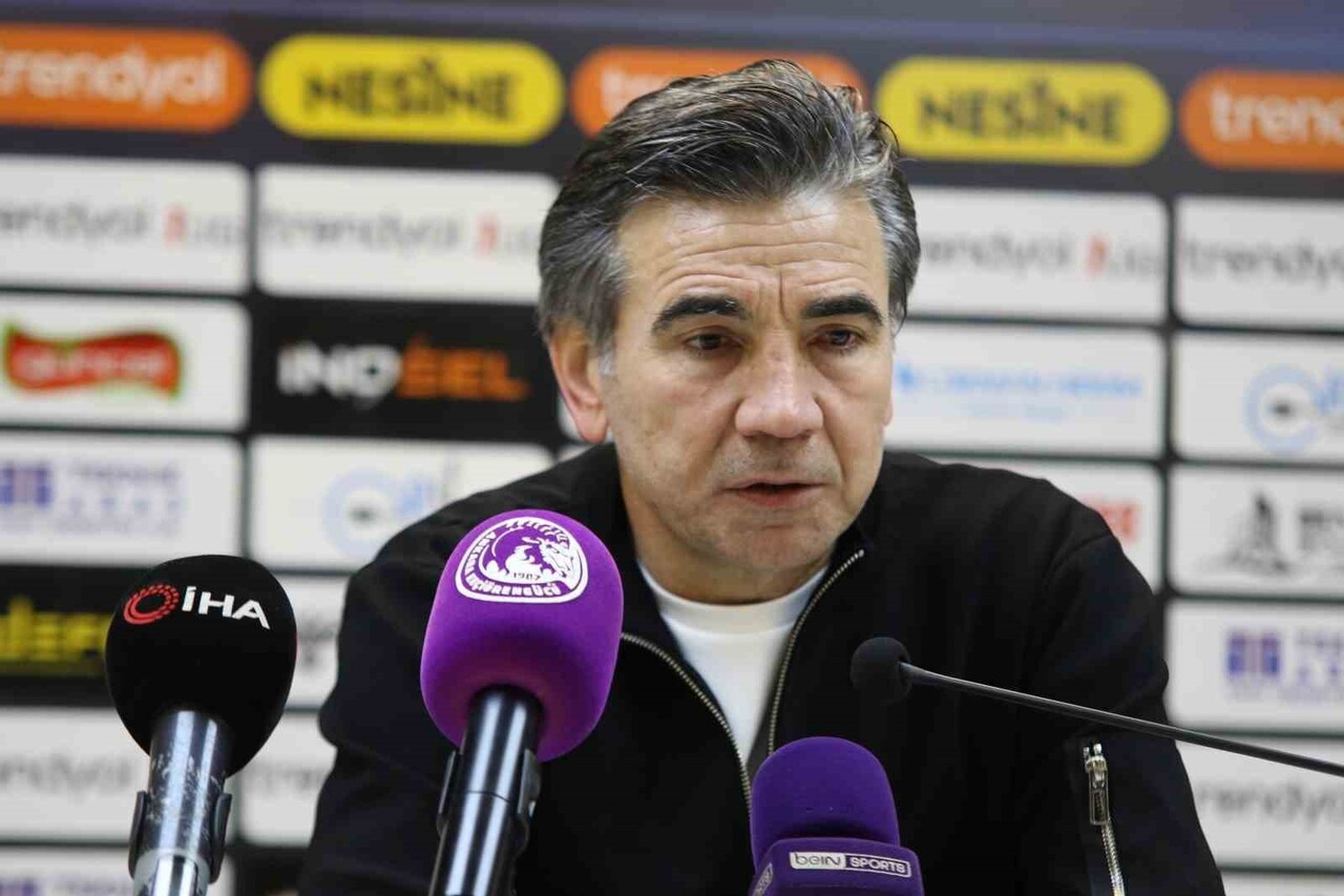 ESENLER EROKSPOR TEKNİK DİREKTÖRÜ OSMAN ÖZKÖYLÜ, ANKARA KEÇİÖRENGÜCÜ MAÇINDA OYUNUN KONTROLÜNÜN...