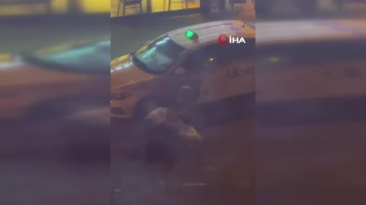 Esenyurt'ta kadınların taksi parası kavgası kamerada