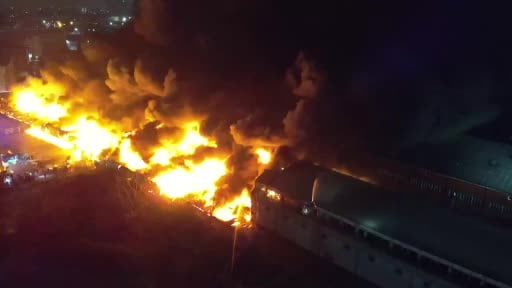 Esenyurt'taki fabrika yangını devam ediyor