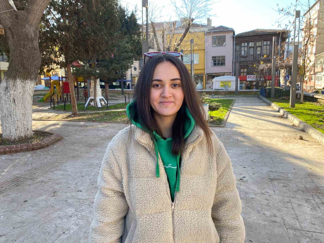 EŞİ MELİS AKSU CAN