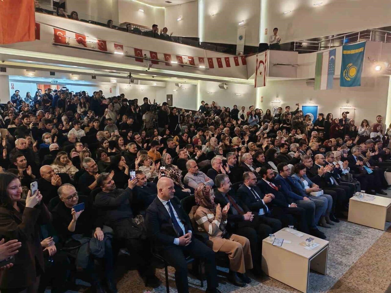 ESKİŞEHİR'DE 'DÜNYA TÜRK DİLİ AİLESİ GÜNÜ' KAPSAMINDA COŞKULU BİR KUTLAMA PROGRAMI...