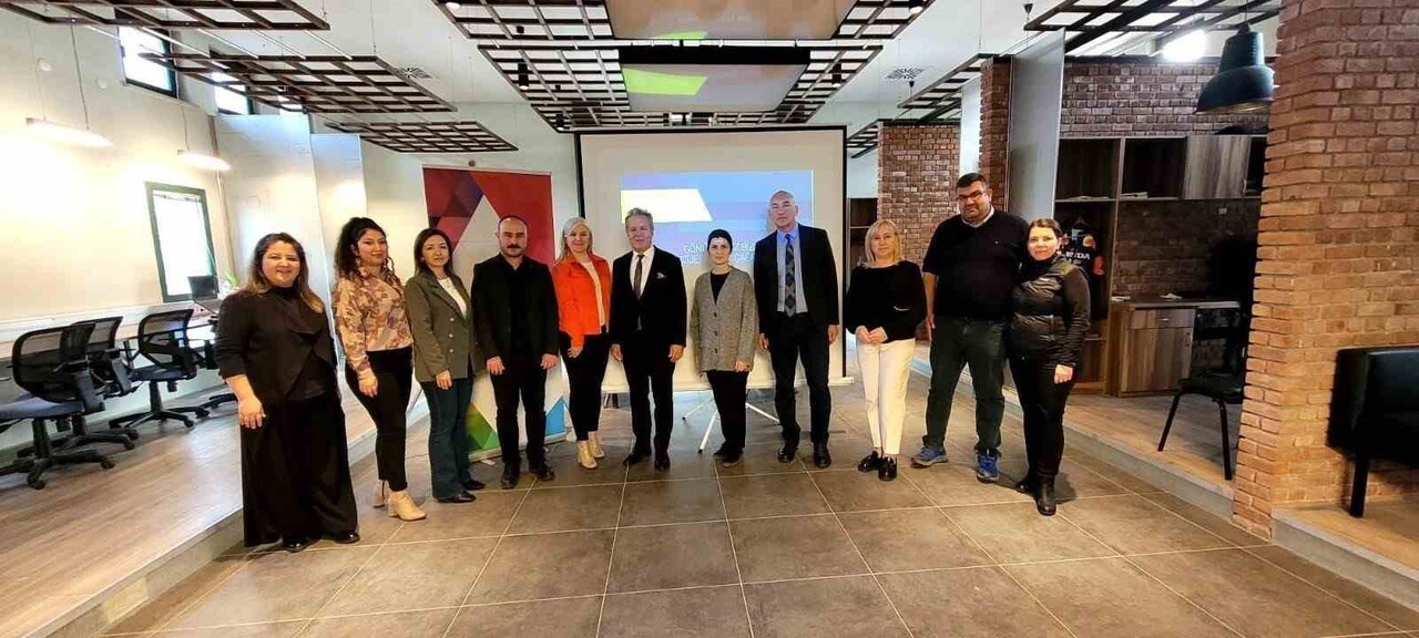 ESKİŞEHİR'DE 5 PROJE, 'GÖNÜLLÜYÜZ BİZ PROJE DESTEK ÇAĞRISI' KAPSAMINDA DESTEK ALMAYA HAK...