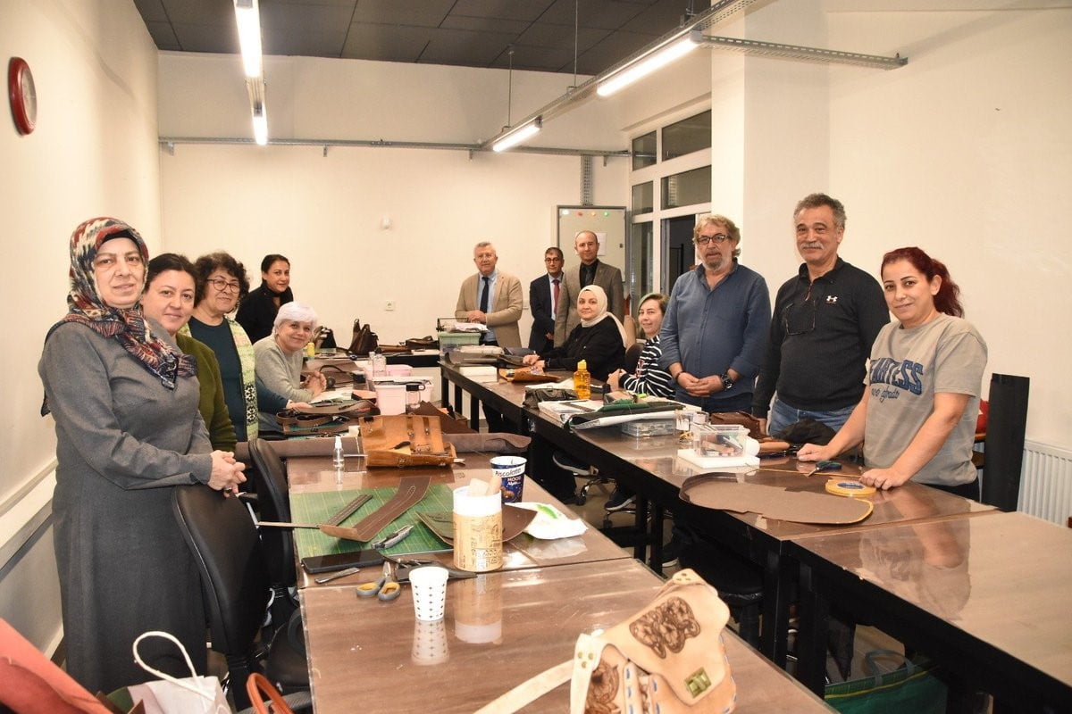 ESKİŞEHİR'E GELEN MİLLİ EĞİTİM BAKANLIĞI (MEB) YETKİLİLERİ, 'HAYAT BOYU ÖĞRENME ÇALIŞMALARI'NI...