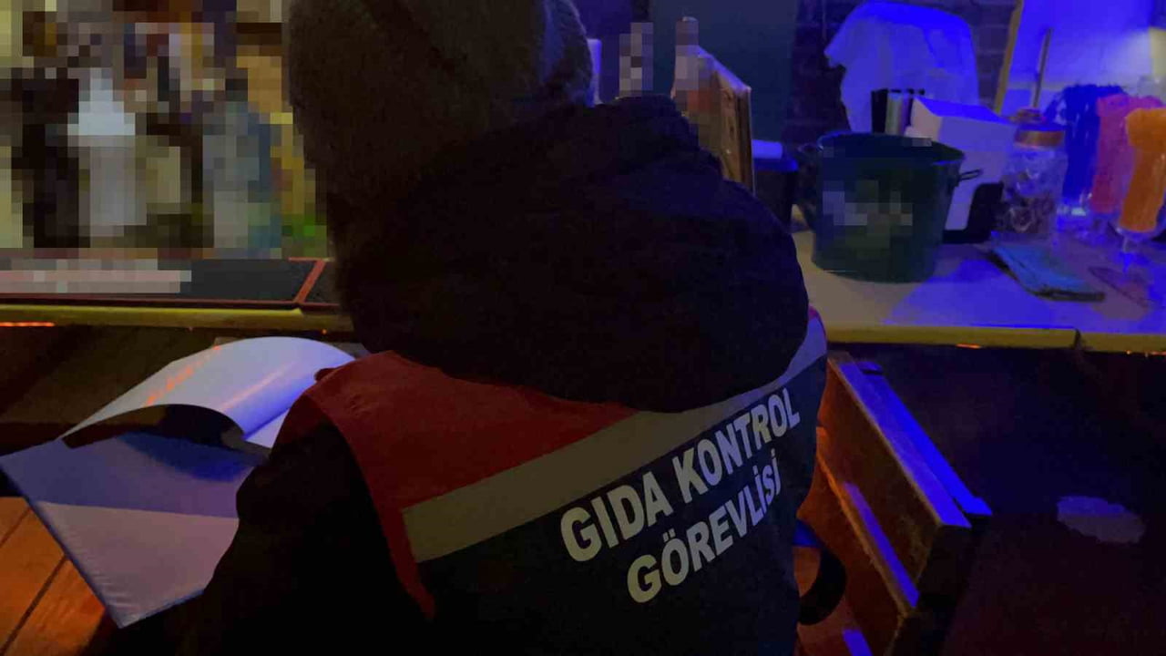 ESKİŞEHİR’DE YILBAŞI TEDBİRLERİ KAPSAMINDA 350’Sİ POLİS OLMAK ÜZERE 400 PERSONELLE YAPILAN ASAYİŞ...