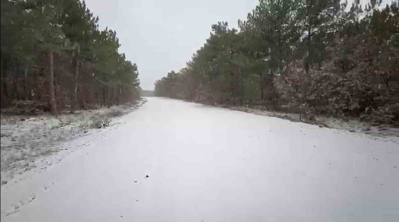 ESKİŞEHİR’İN YÜKSEK KESİMLERİNDE ETKİLİ OLAN KAR YAĞIŞI SONRASI ODUNPAZARI İLÇESİNE BAĞLI...
