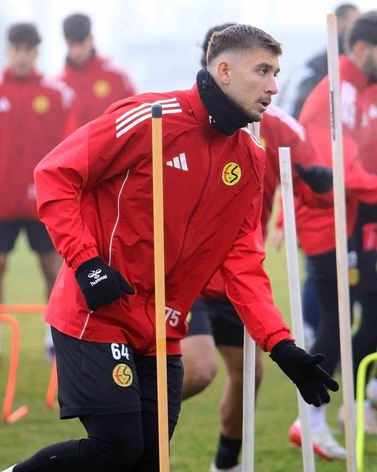 ESKİŞEHİRSPOR, DEPLASMANDA OYNAYACAĞI KÜTAHYASPOR MAÇI HAZIRLIKLARINI TAMAMLADI.