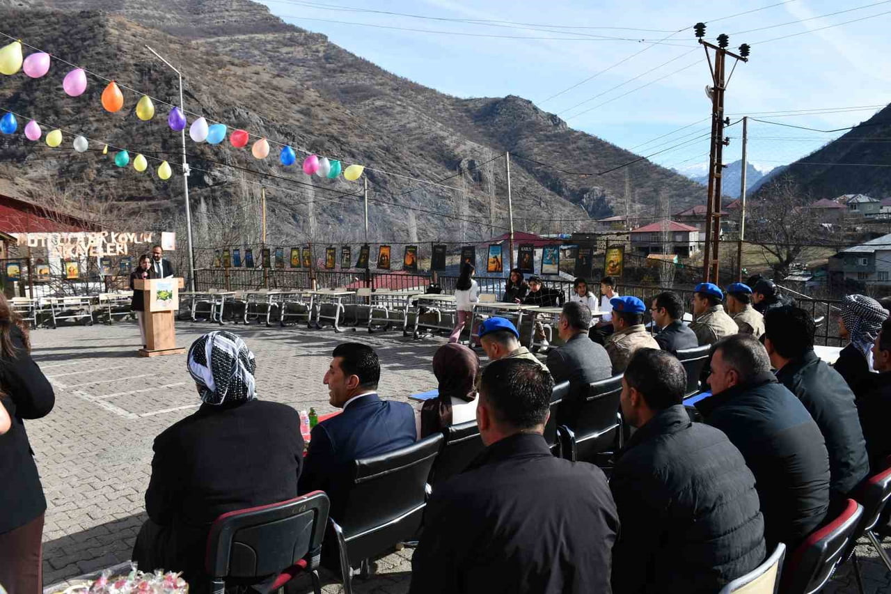 ETKİNLİĞE KAYMAKAM MEHMET FURKAN TAŞKIRAN, ALAY KOMUTANI JANDARMA ALBAY MURAT KIZILTAN, İLÇE...