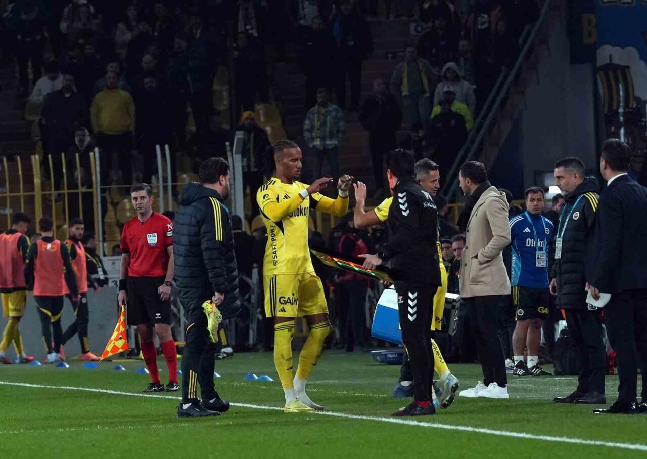 FENERBAHÇE’DE ARCHİE BROWN, KONYASPOR MAÇINDA YAŞADIĞI SAKATLIK NEDENİYLE OYUNA DEVAM...