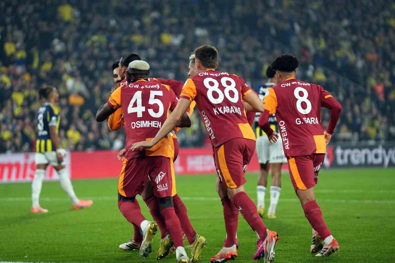 FENERBAHÇE İLE BERABERE KALAN GALATASARAY, TRENDYOL SÜPER LİG'DE PUANINI 33'E ÇIKARDI VE...