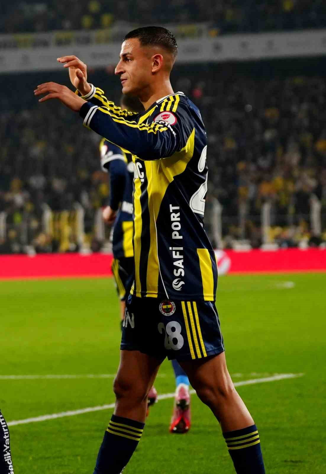 FENERBAHÇE’NİN 22 YAŞINDAKİ ORTA SAHASI BARTUĞ ELMAZ, BEŞİKTAŞ MAÇINDA YAŞADIĞI SAKATLIK NEDENİYLE...
