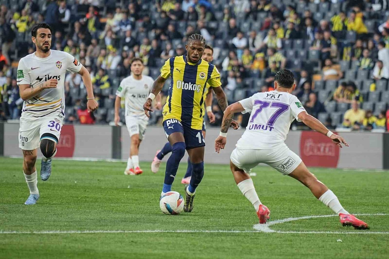 FENERBAHÇE, TRENDYOL SÜPER LİG'İN 17. HAFTASINDA EYÜPSPOR'A KONUK OLACAK