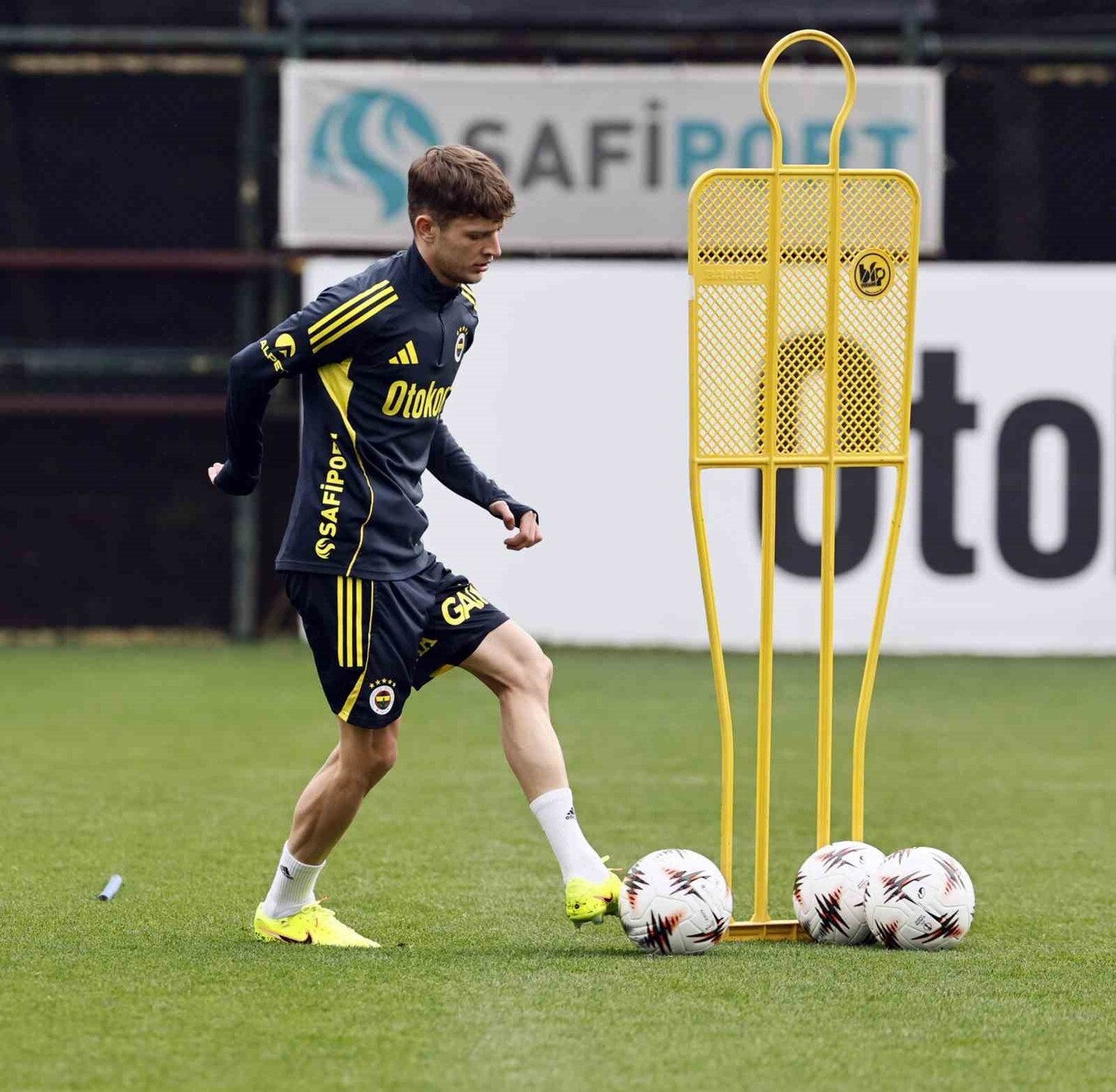 FENERBAHÇE, UEFA AVRUPA LİGİ 6. HAFTASINDA 11 ARALIK PERŞEMBE GÜNÜ NORVEÇ EKİBİ BRANN İLE...