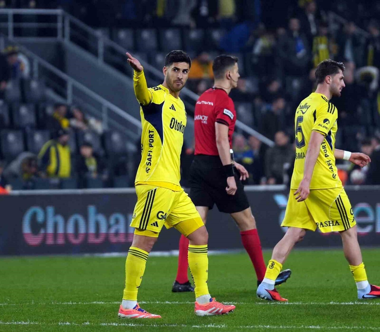 FENERBAHÇELİ FUTBOLCU MERT MÜLDÜR, KONYASPOR MAÇINDA KAYDETTİĞİ GOLLE BU SEZON İLK GOL SEVİNCİNİ...