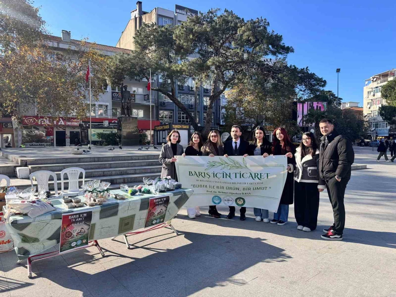 FİLİSTİNLİ ÇOCUKLARA YARDIM STANDI