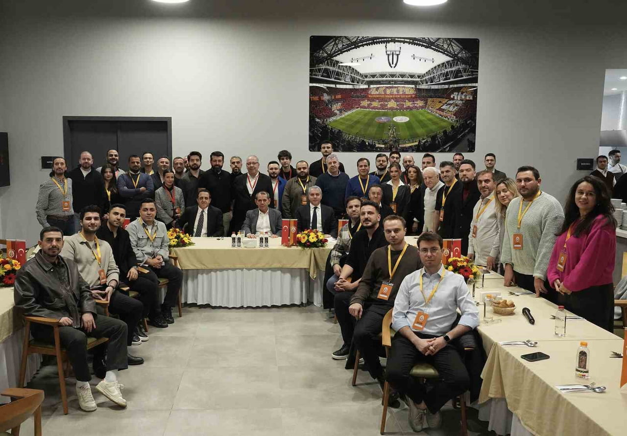 GALATASARAY BAŞKANI DURSUN ÖZBEK, SARI-KIRMIZILILARIN YARIŞTIĞI HER YERDE ŞAMPİYON OLMA HEDEFİ...