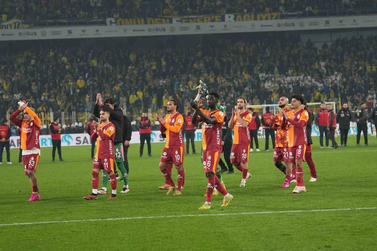 GALATASARAY, FENERBAHÇE’YE KARŞI KADIKÖY’DE OYNADIĞI SON 10 DEBİNDE 5 GALİBİYET, 4 BERABERLİK VE 1...