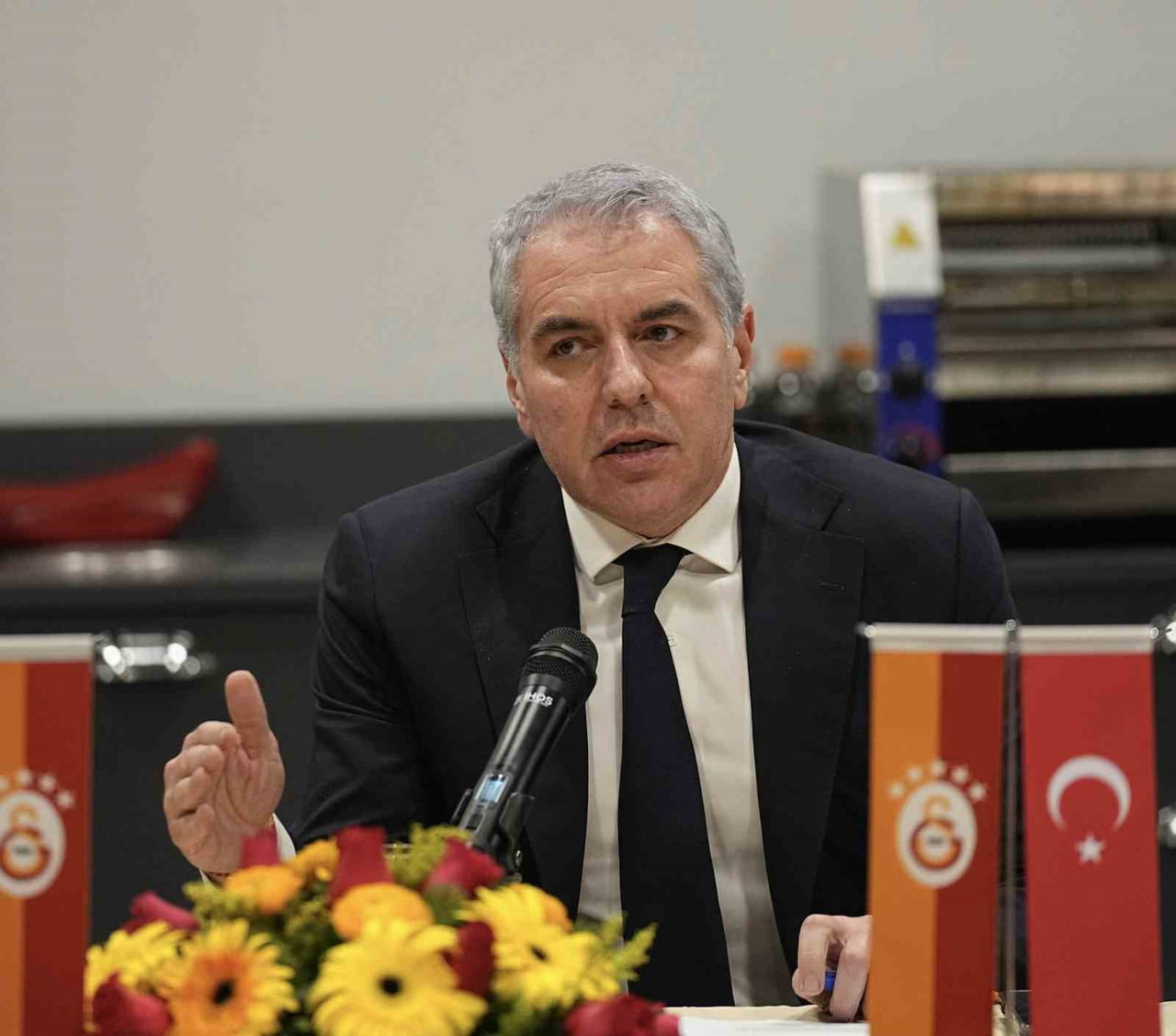 GALATASARAY GENEL SEKRETERİ ERAY YAZGAN, KULÜPTE KİMSENİN 'M.G.NEWS' İLE DİREKT GÖRÜŞMESİ...