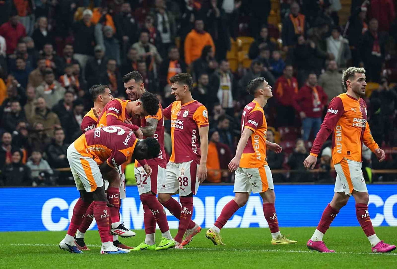 GALATASARAY, KASIMPAŞA MÜSABAKASIYLA TRENDYOL SÜPER LİG’DE BU SEZON 5 MAÇ SONRA GOL YEMEDEN...