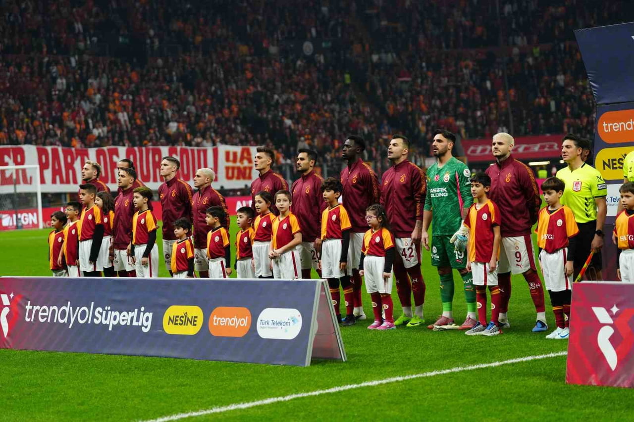 GALATASARAY TEKNİK DİREKTÖRÜ OKAN BURUK, SON OYNADIKLARI KUPADAKİ BAŞAKŞEHİR MAÇININ 11’İNE GÖRE...