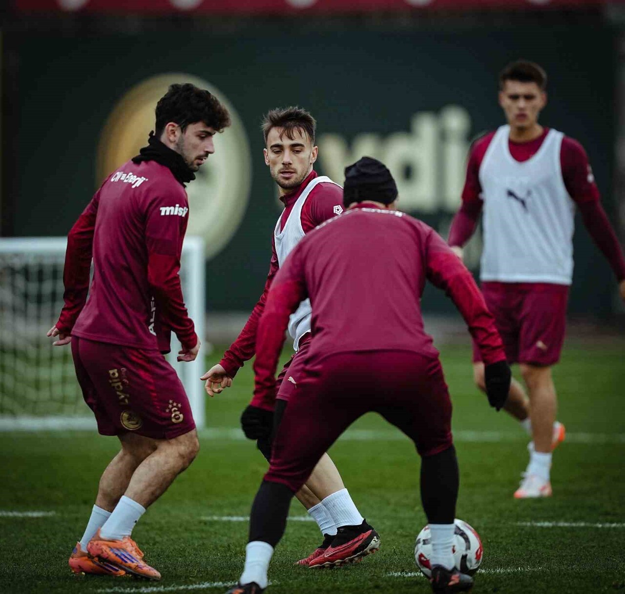 GALATASARAY, TRENDYOL SÜPER LİG’İN 16. HAFTASINDA ANTALYASPOR İLE DEPLASMANDA OYNAYACAĞI MAÇIN...