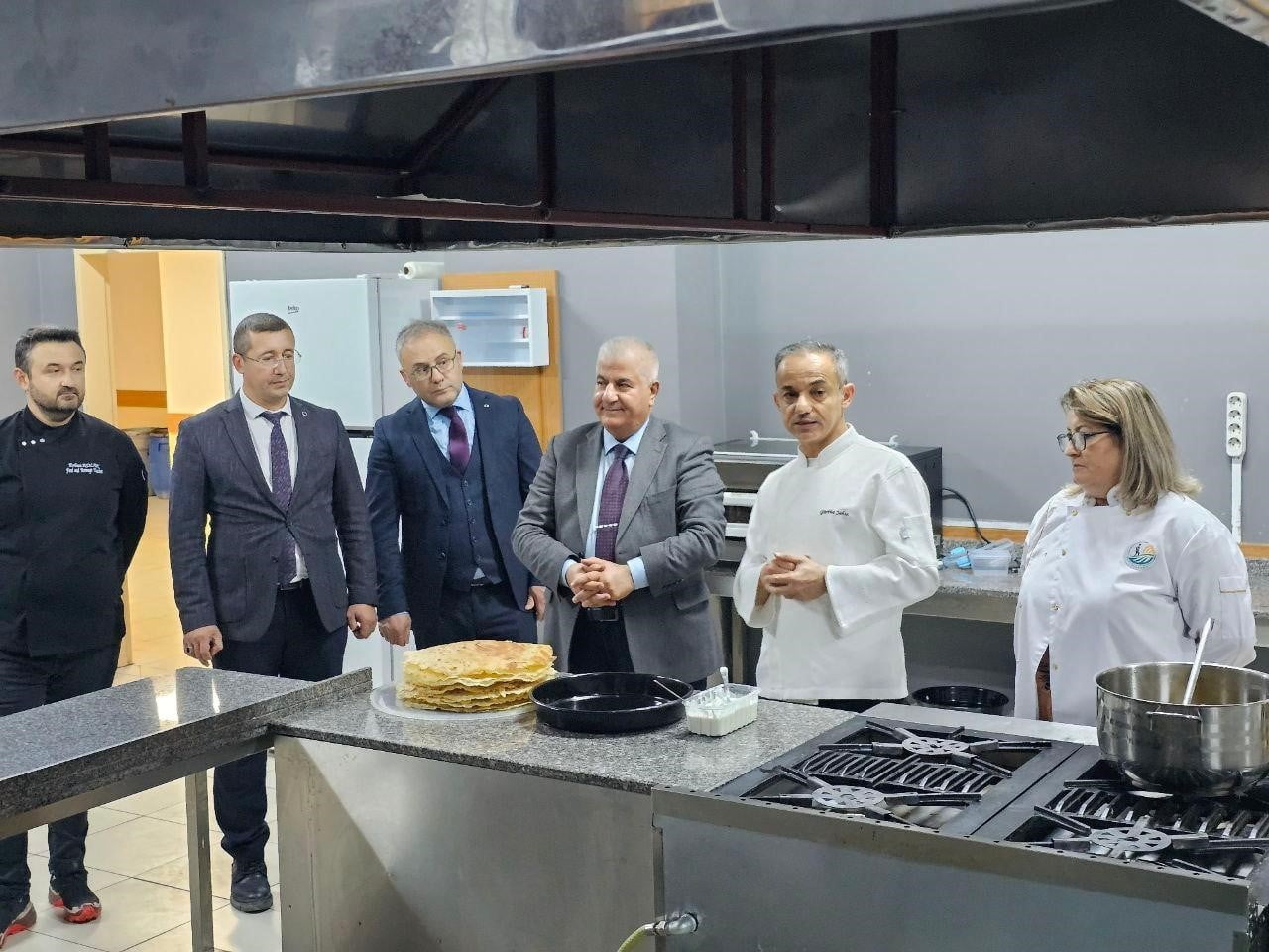 GASTRONOMİ AKADEMİSİNDE 'BALIKESİR KAYMAKLISI' YAPILDI