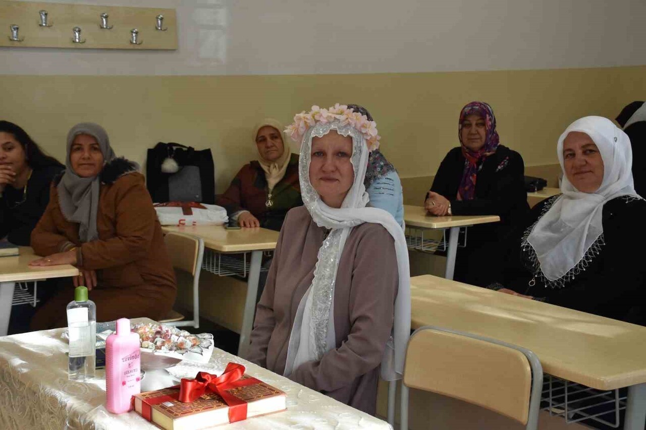 GAZİANTEP'İN ŞAHİNBEY İLÇESİNDE KUR'AN-I KERİM'DEN ETKİLENEN ALMAN MICHAELA INGRID SCHEITHAUER...