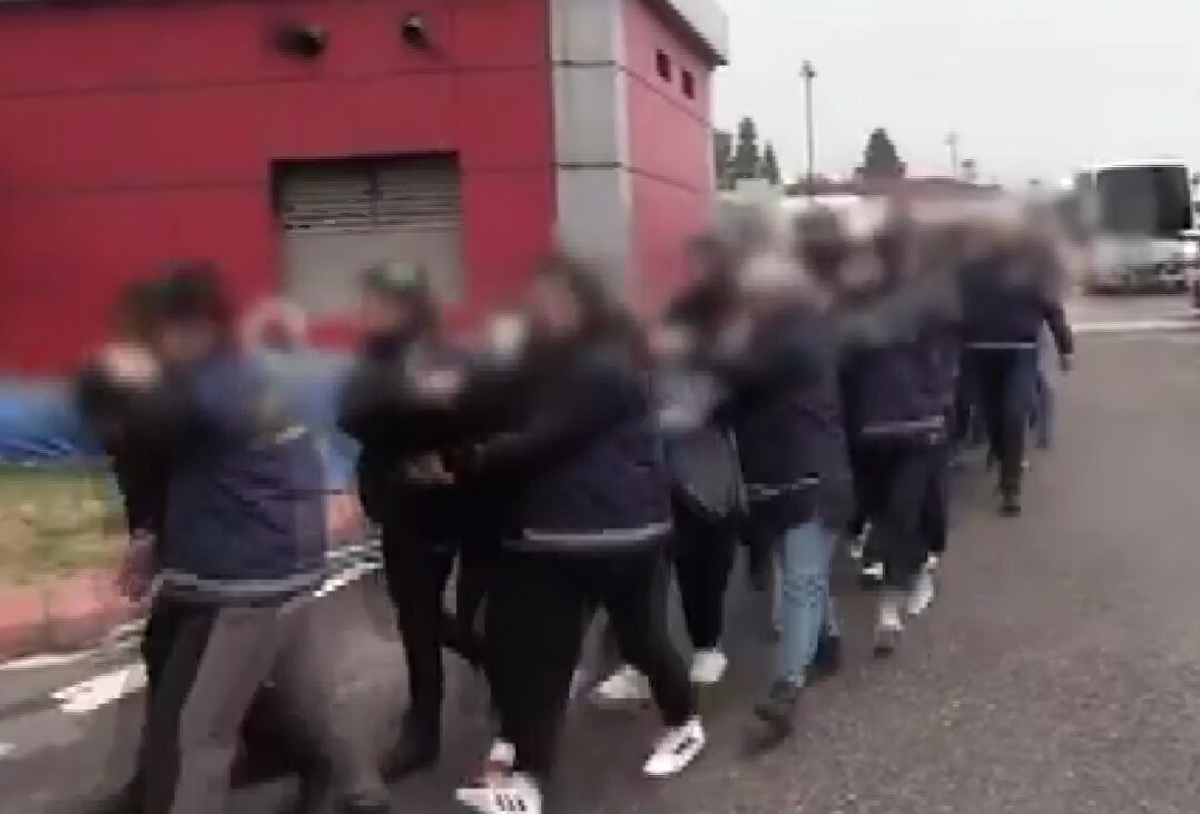 GAZİANTEP'TE FUHUŞ OPERASYONUNDA 14 ŞAHIS TUTUKLANDI, DUVARDAKİ YAZILAR ŞOK ETTİ