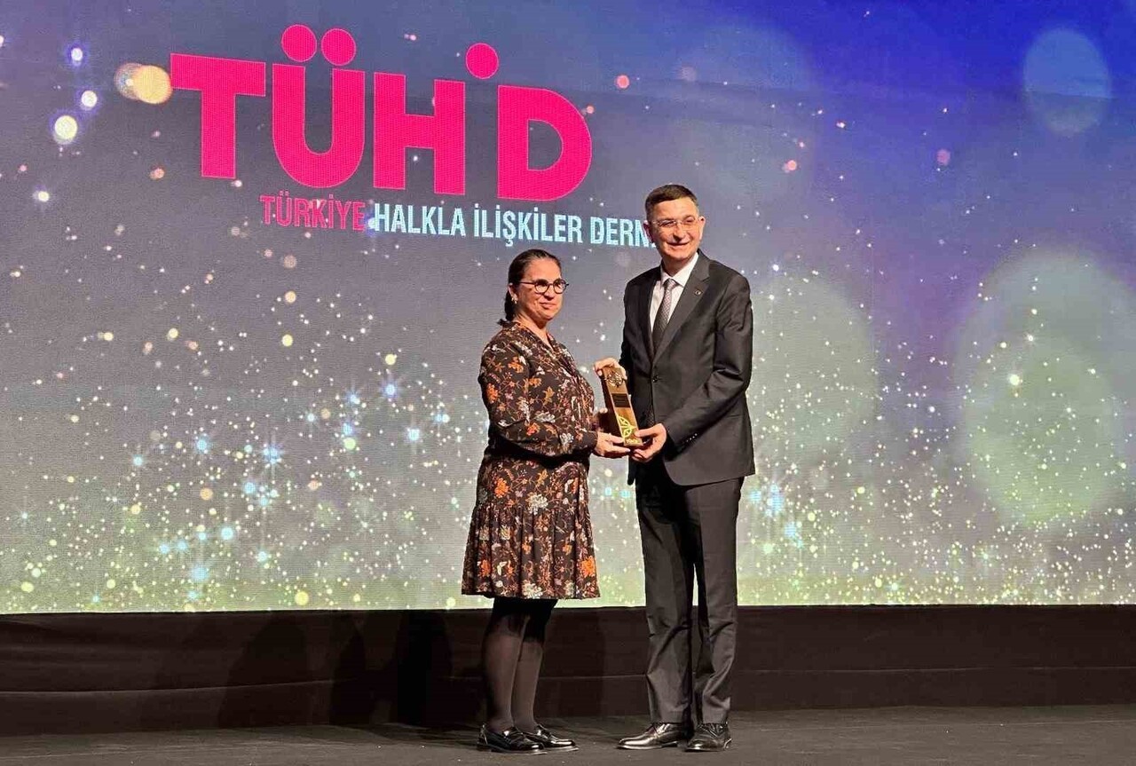 GAZİANTEP SANAYİ ODASI’NA ALTIN PUSULA ÖDÜLÜ