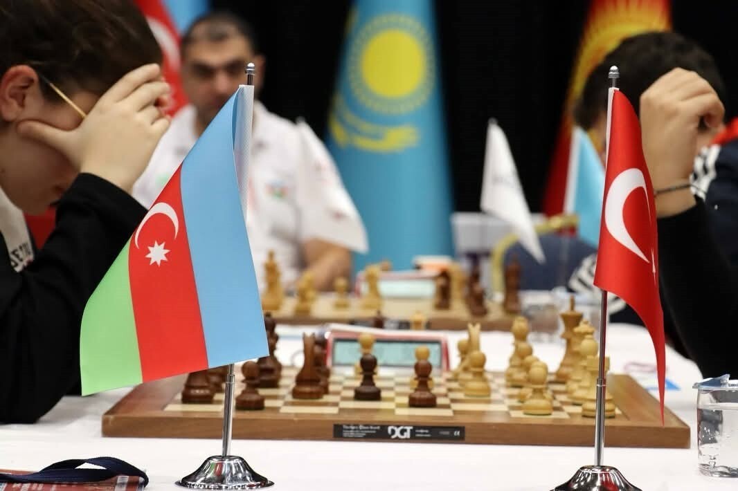 GAZİANTEP’TE SATRANÇ TARİHİNE GEÇEN ÇİFTE ŞAMPİYONA HEYECANI SÜRÜYOR