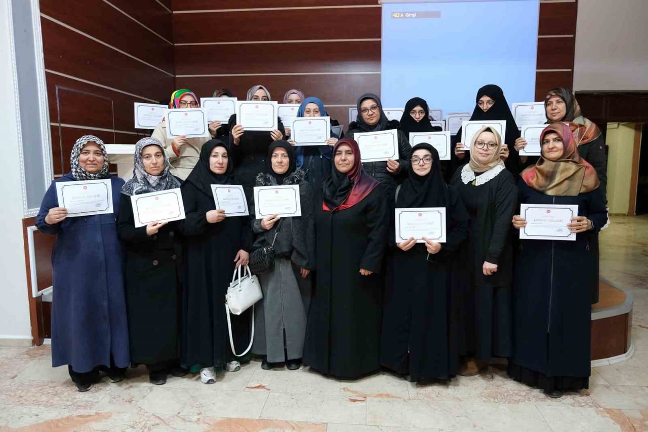 GEÇİCİ ÖĞRETİCİLERE KATILIM BELGELERİ TAKDİM EDİLDİ