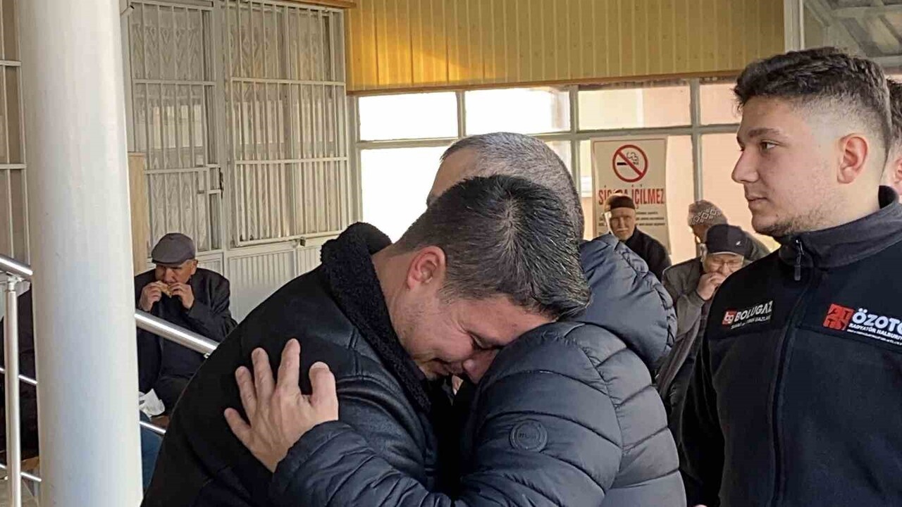 GEÇTİĞİMİZ GÜNLERDE UMRE VAZİFESİNİ YERİNE GETİRMEK İÇİN BOLU'DAN SUUDİ ARABİSTAN'A GİDEN HAMZA...