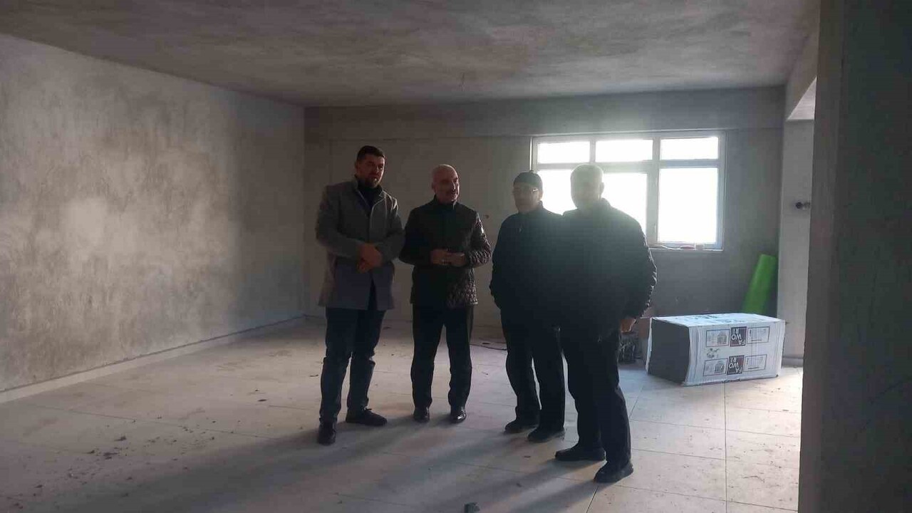 GEDİZ ERDOĞMUŞ MAHALLESİ’NDEN TAKDİRE ŞAYAN DAYANIŞMA: 4 AYDA KÜLLİYE YÜKSELDİ