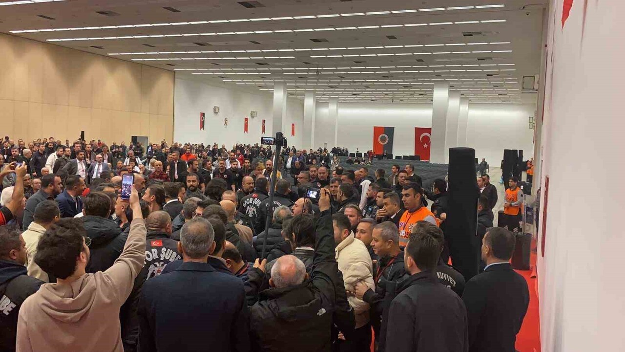 GENÇLERBİRLİĞİ OLAĞANÜSTÜ GENEL KURULU’NDA KAVGA ÇIKTI.