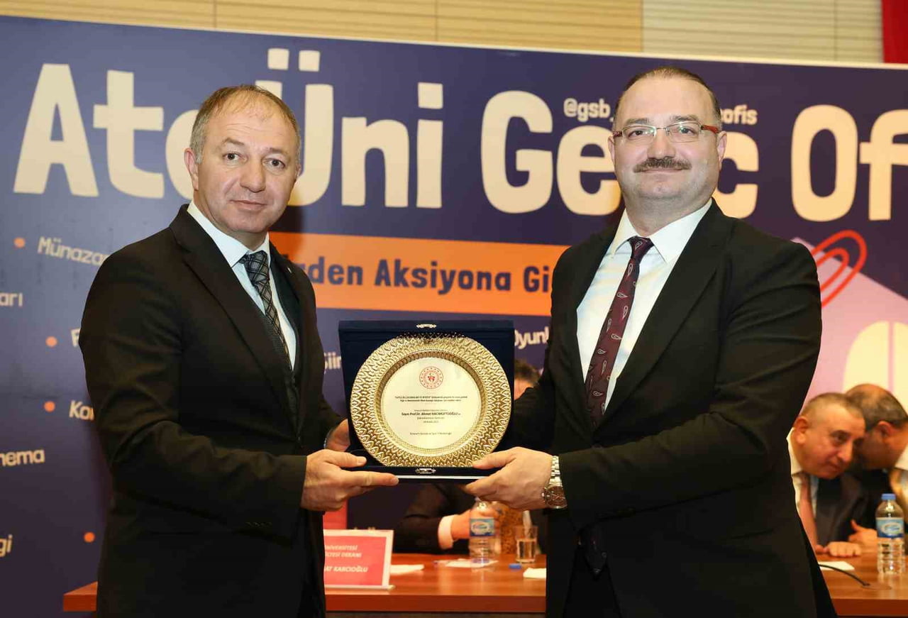 GENÇLİK VE SPOR BAKANLIĞININ ÜNİVERSİTE YAPILANMASI OLARAK HAYATA GEÇİRİLEN GENÇ OFİS UYGULAMASI...