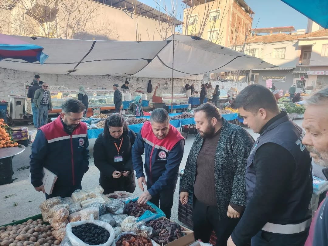 GERMENCİK BELEDİYESİ ZABITA MÜDÜRLÜĞÜ EKİPLERİ, İLÇE TARIM VE ORMAN MÜDÜRLÜĞÜ EKİPLERİ İLE...