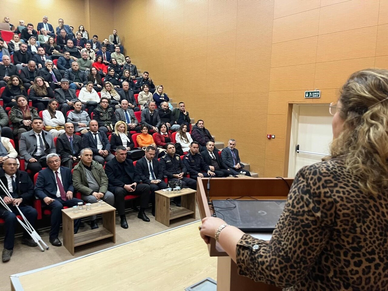 GERMENCİK KAYMAKAMI SULTAN DOĞRU, İLÇE GENÇLİK MERKEZİNDE DÜZENLENEN İLÇE İDARE ŞUBE BAŞKANLARI...