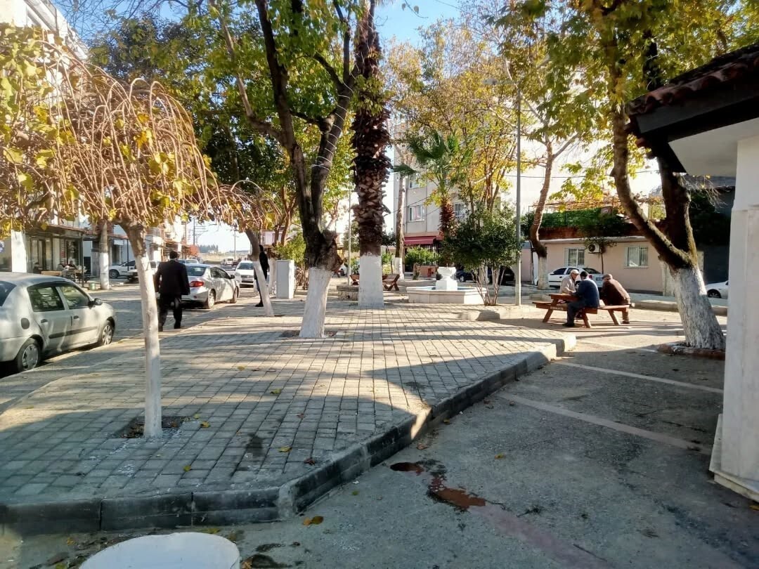 GERMENCİK’TE KİREÇLEME VE AĞAÇ BUDAMA ÇALIŞMASI