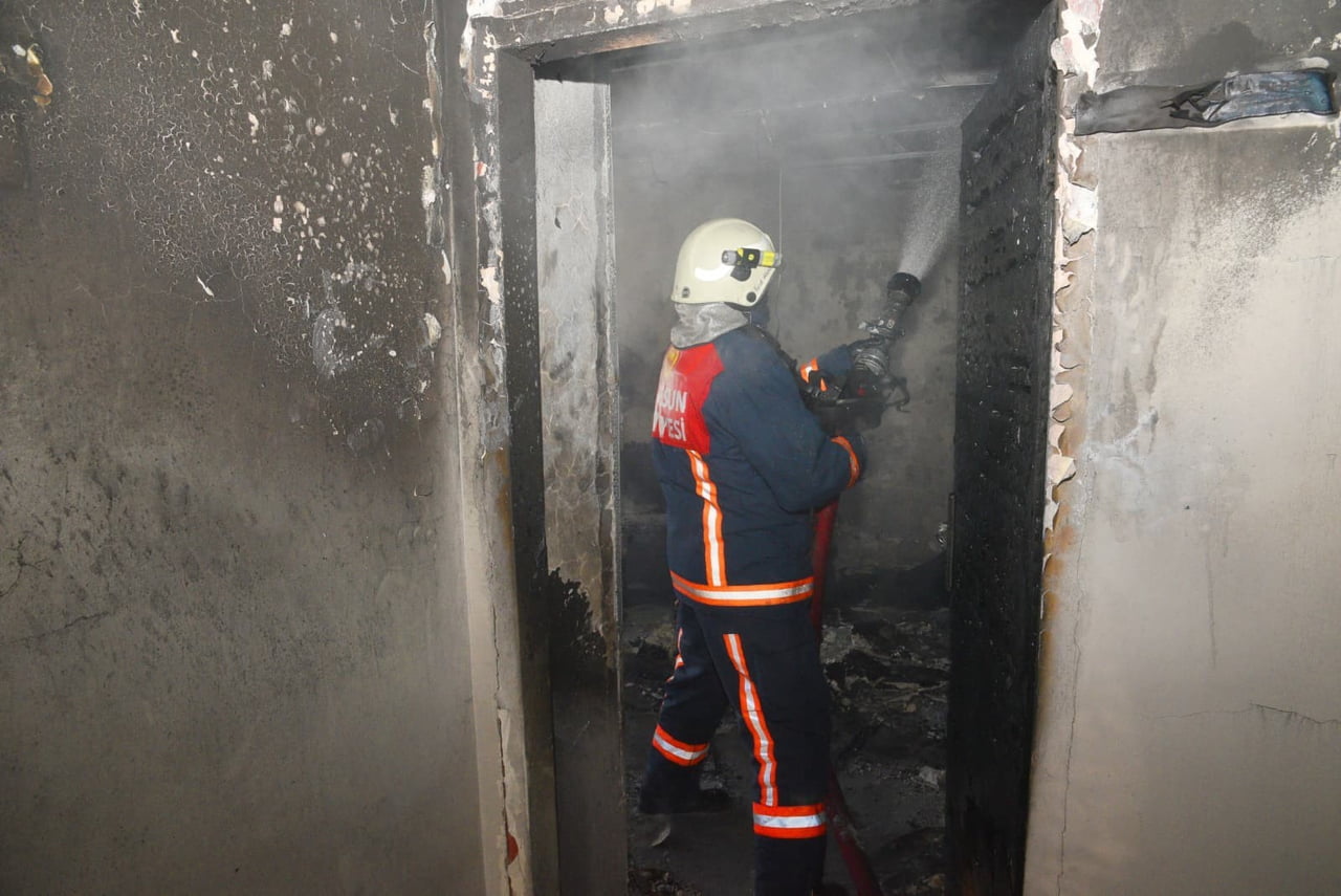GİRESUN’DA GENÇLİK VE SPOR İL MÜDÜRLÜĞÜ EK HİZMET BİNASINDA ÇIKAN YANGIN KORKU DOLU ANLARA NEDEN...