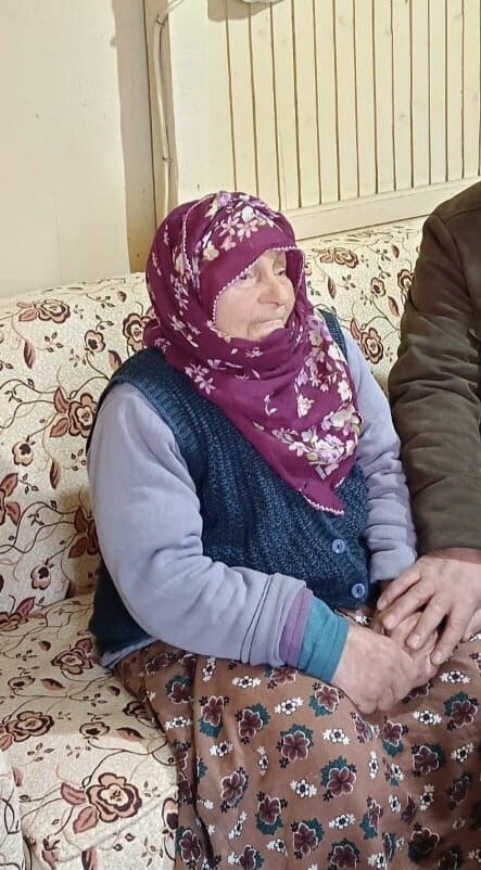 GİRESUN’UN EYNESİL İLÇESİNE BAĞLI ARALIK KÖYÜ’NDE YALNIZ YAŞAYAN 97 YAŞINDAKİ HATİCE PİR, EVİNDE...